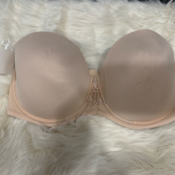 Vanity Fair Beauty Back Strapless Bra
38DD Underwire Converts 5 Ways - Picture 14 of 15
